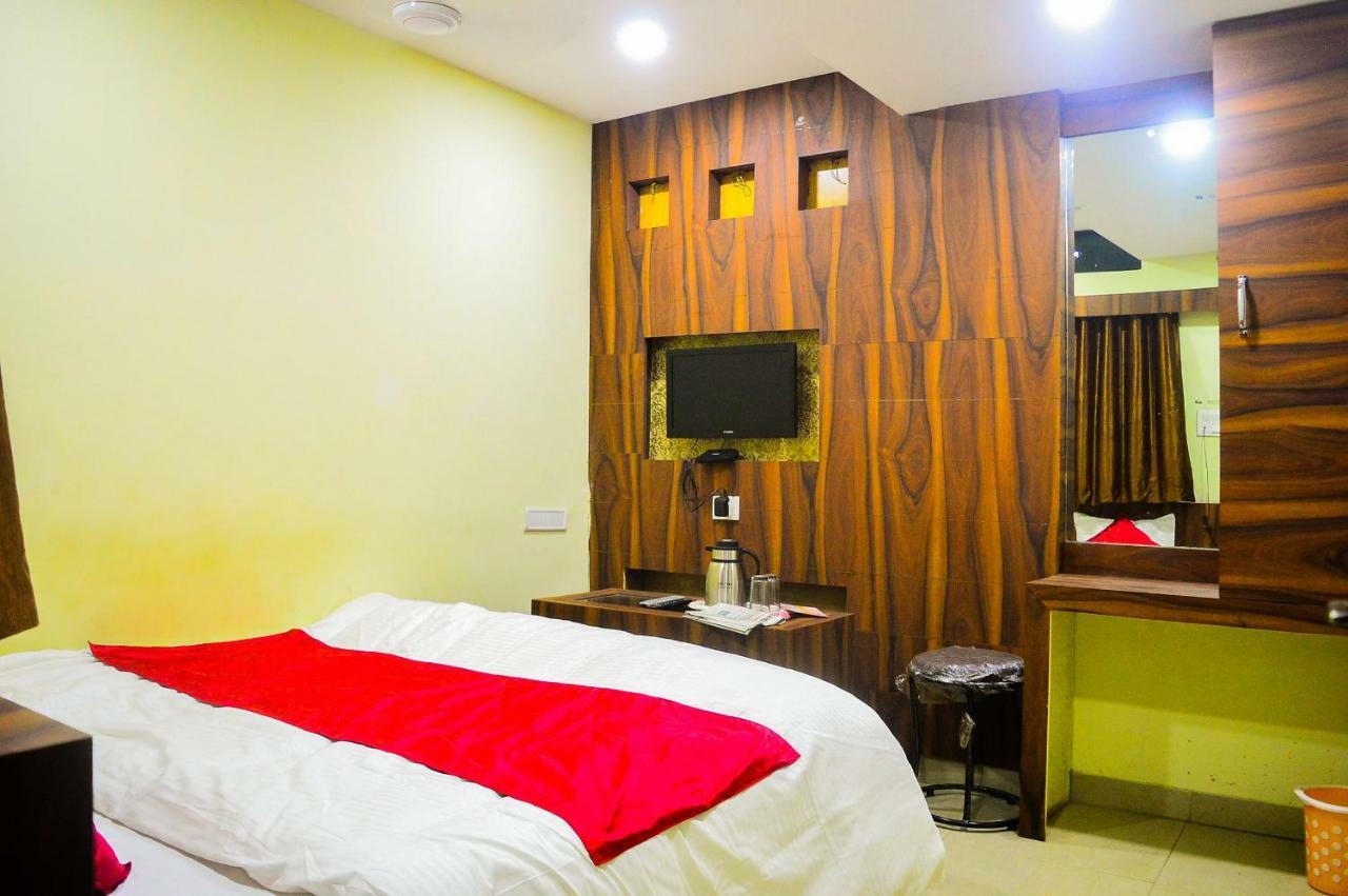 Hotel Kalash Ujjain Ngoại thất bức ảnh
